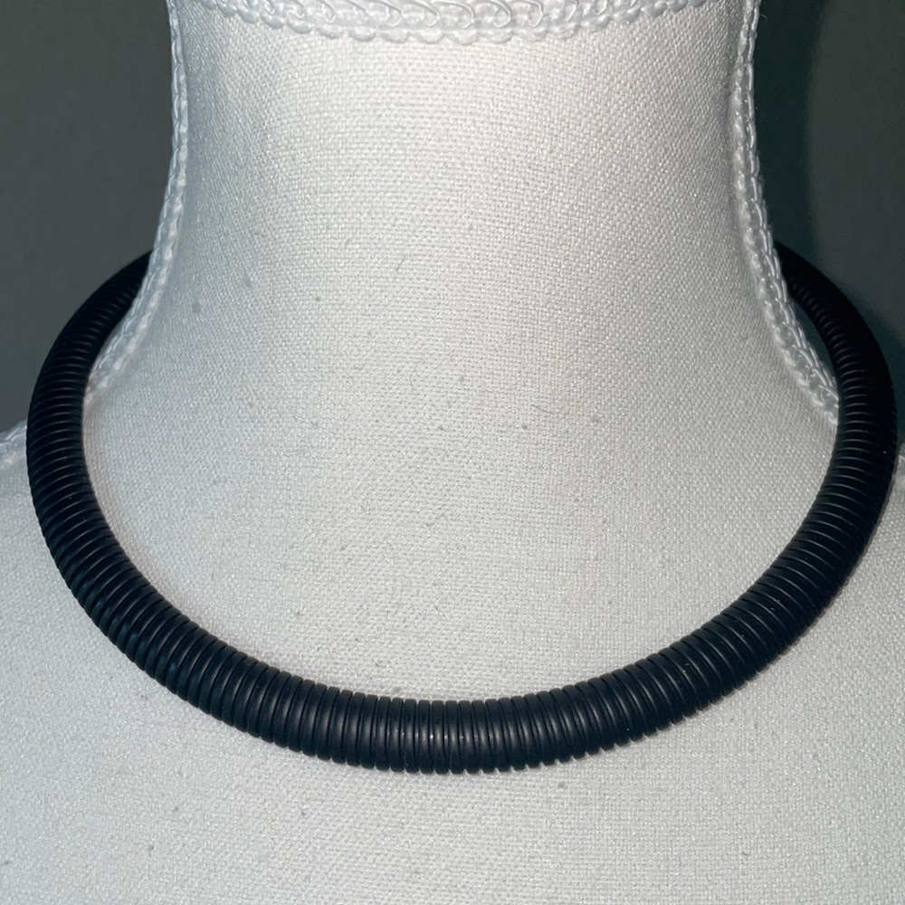 Black Chocker